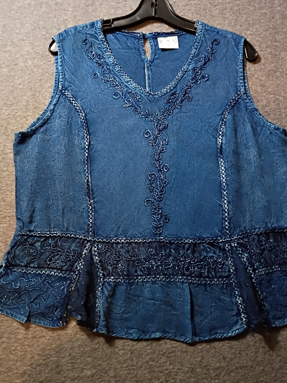 Vintage L.S.I. Sleeveless Embroidered Peplum Tank Top in Navy Blue Size L/XL